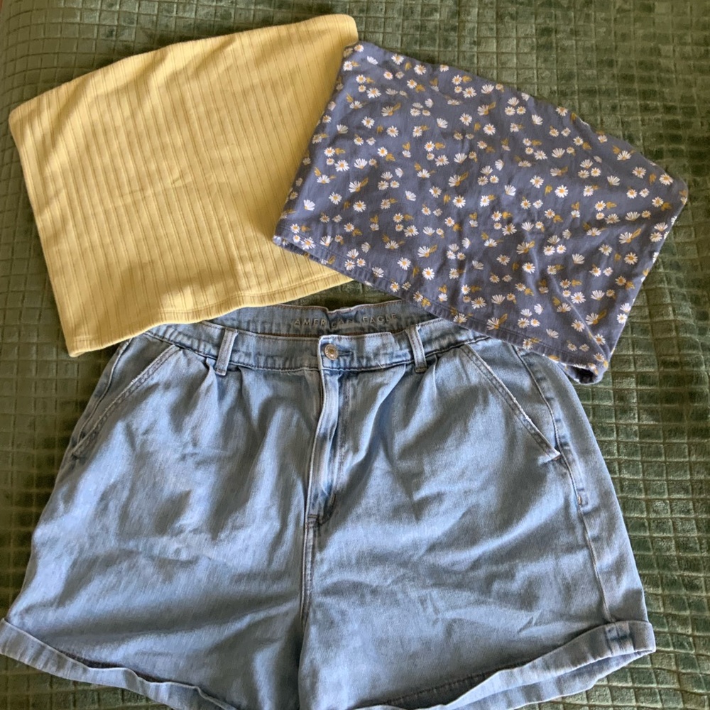 American Eagle mom short and 2 tube tops